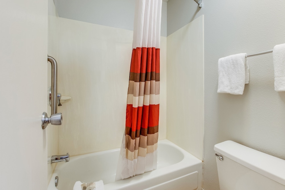 Red Roof Inn Lansing West MSU - photo 26