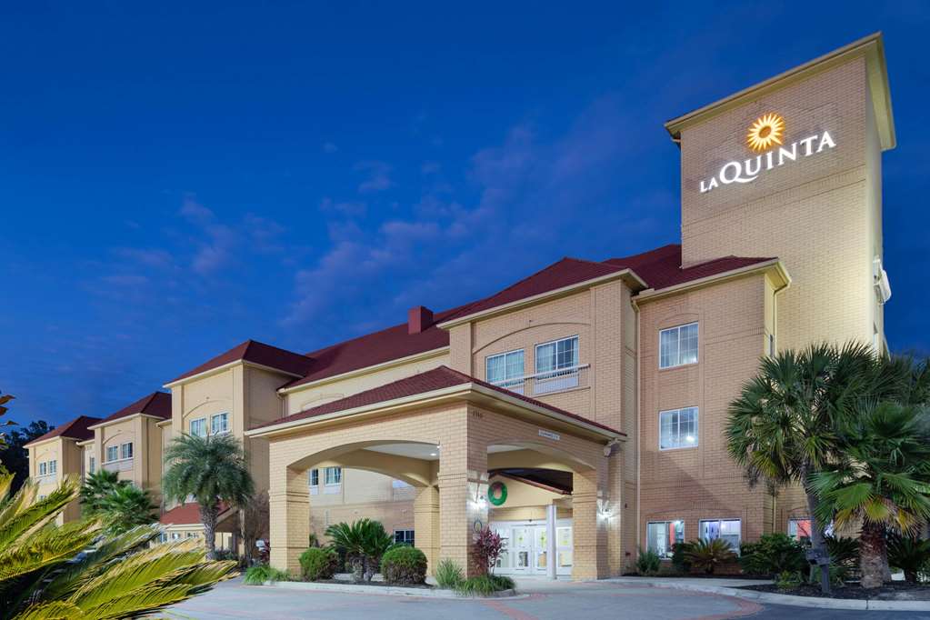 La Quinta Inn & Suites by Wyndham Hinesville Fort Stewart - photo 5