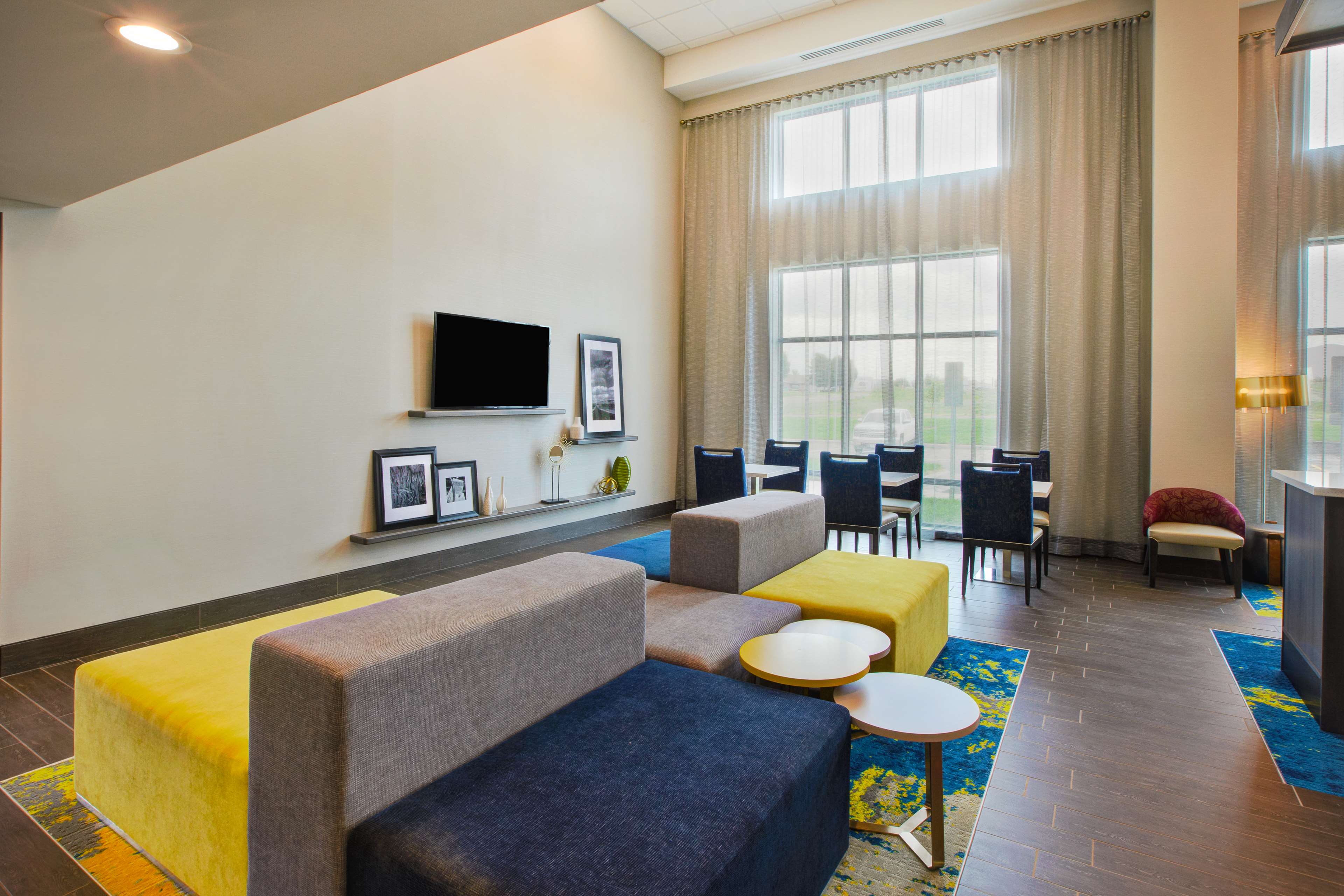 Hampton Inn & Suites Southwest Sioux Falls - photo 6