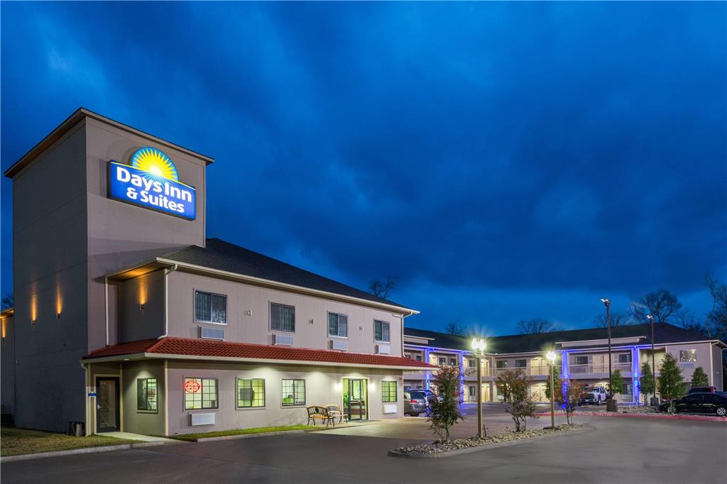 Days Inn & Suites by Wyndham Madisonville — hotel in Madisonville