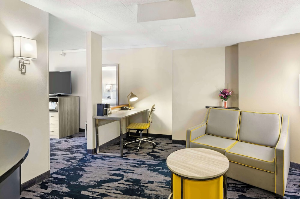 Best Western Plus Beckley Inn - photo 28