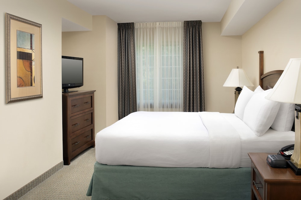 Staybridge Suites North Brunswick an IHG Hotel - photo 4
