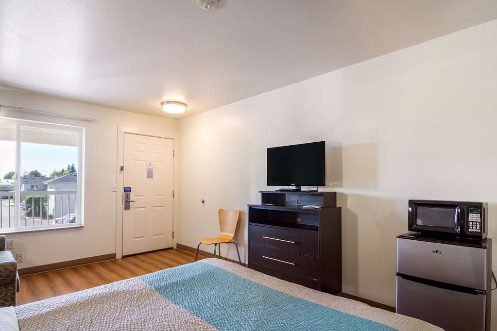Motel 6 Portland Mall 205 - photo 12