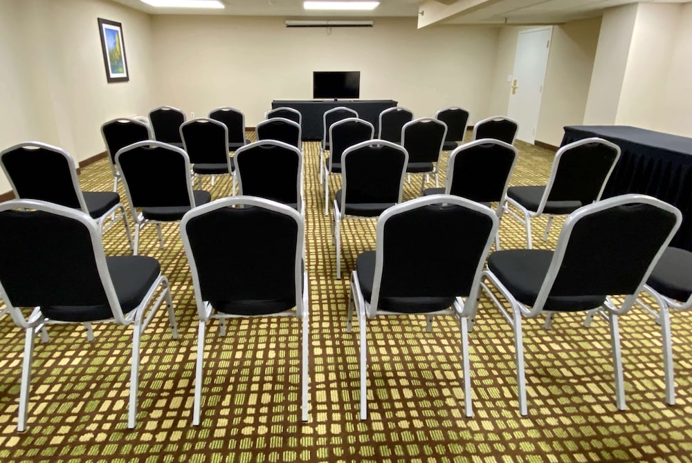 Baymont by Wyndham Latham Albany Airport - photo 25
