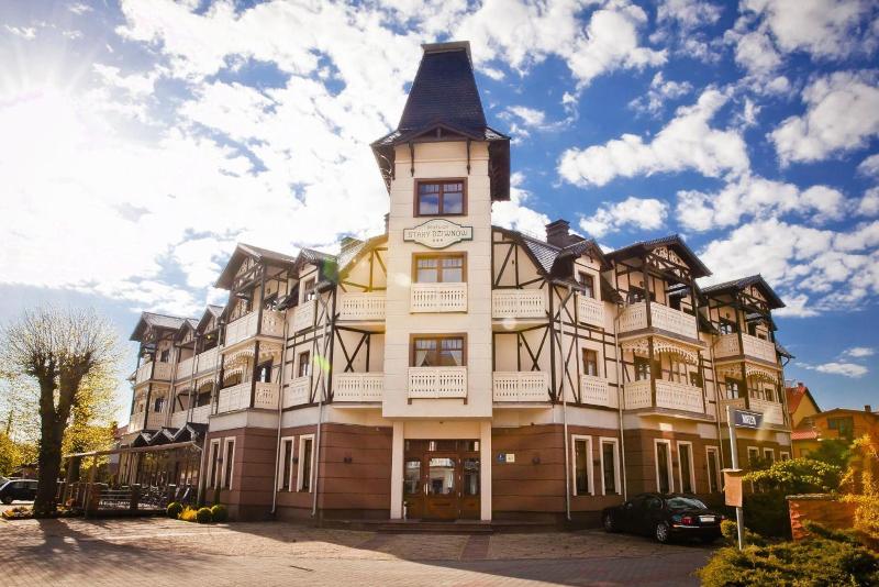 Hotel&Spa Stary Dziwnów basen swimming pool in Dziwnow, Poland