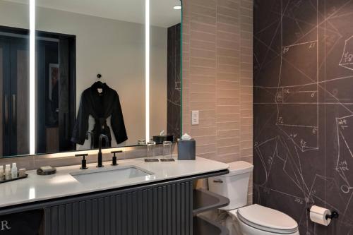 Renaissance Milwaukee West Hotel - photo 16