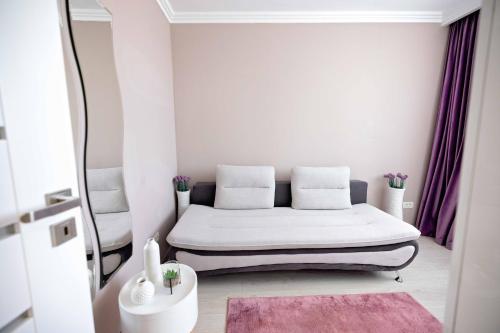 Joyful apartment — 4-Star Luxury Hotel in Timisoara, Romania