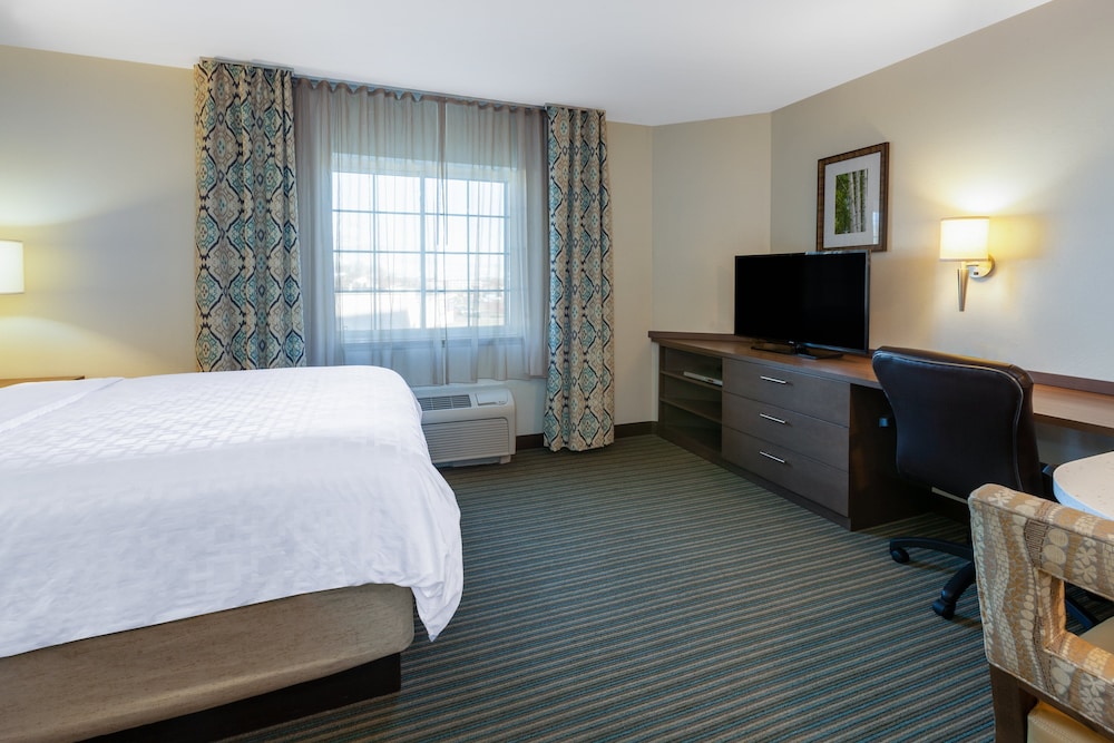Candlewood Suites West Springfield by IHG - photo 10