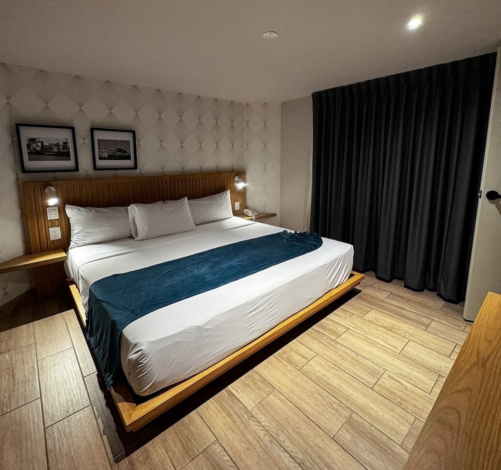 Oliva Plaza Hotel