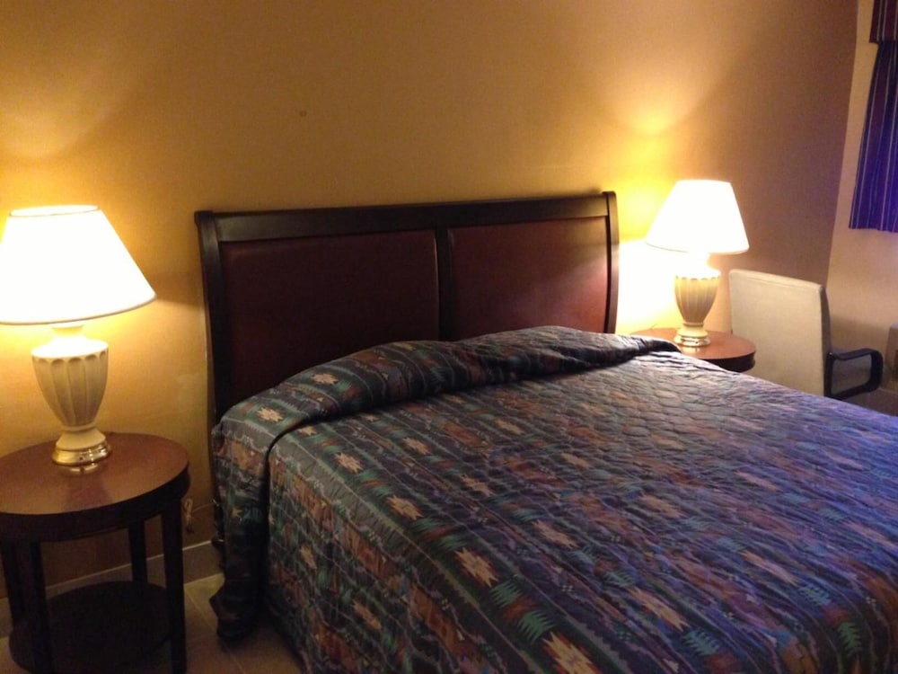 Cloud 9 Inn - photo 16