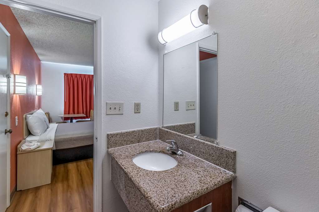Motel 6 Beaverton OR - photo 17
