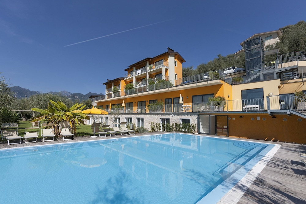 Goethe — 4-Star Luxury Hotel in Malcesine, Italy