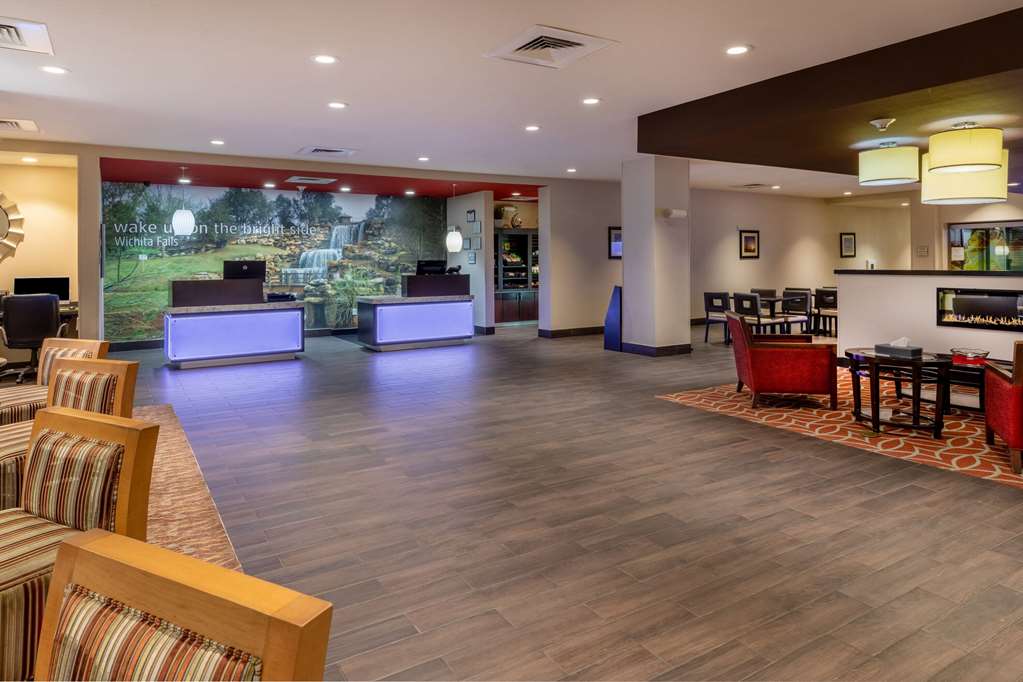 La Quinta Inn & Suites by Wyndham Wichita Falls MSU Area - photo 10