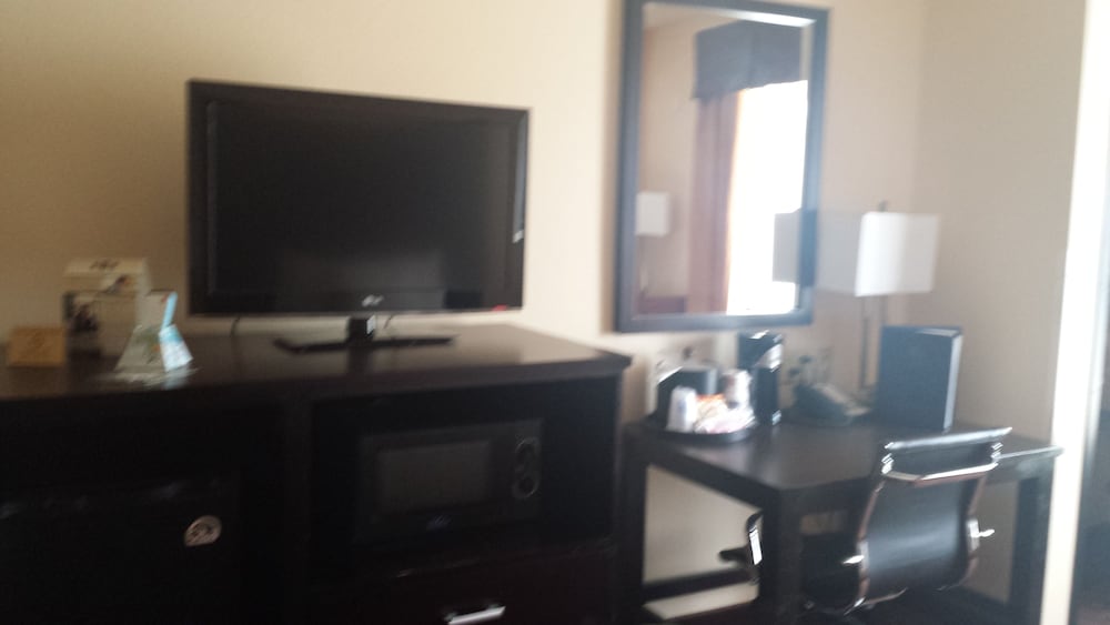 Paradise Inn & Suites - photo 9