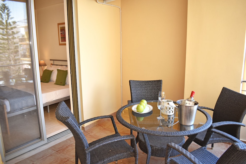 Karma Apartment — 4-Star Luxury Hotel in Chania, Greece