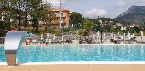 Il Gioiello Del Borgo — 5-Star Luxury Hotel in Borghetto Santo Spirito, Italy