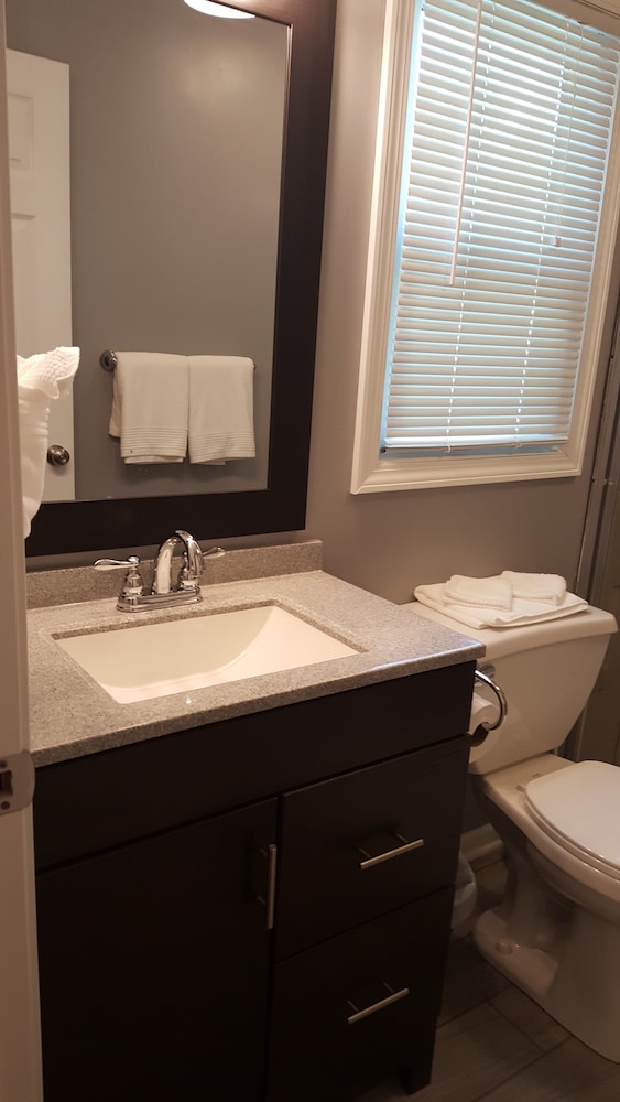 Tower Extended Stay Suites - photo 13