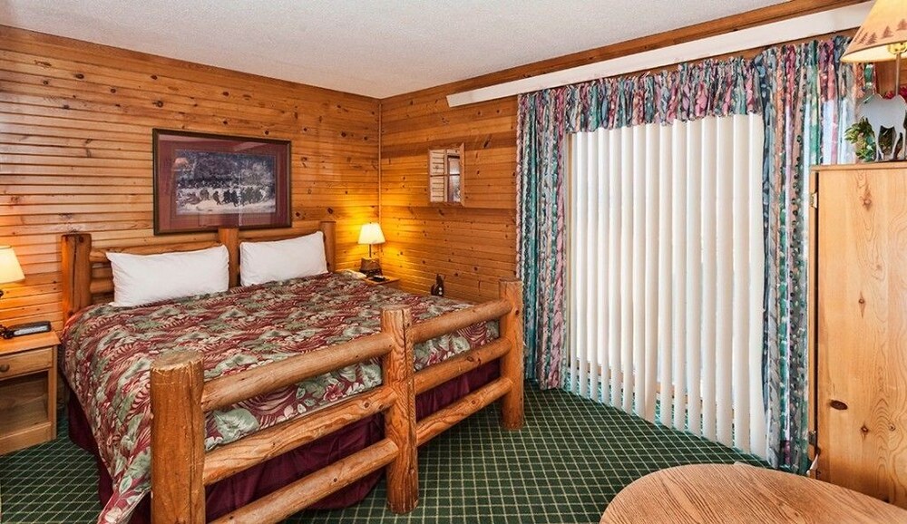 Voyageur Lakewalk Inn - photo 5