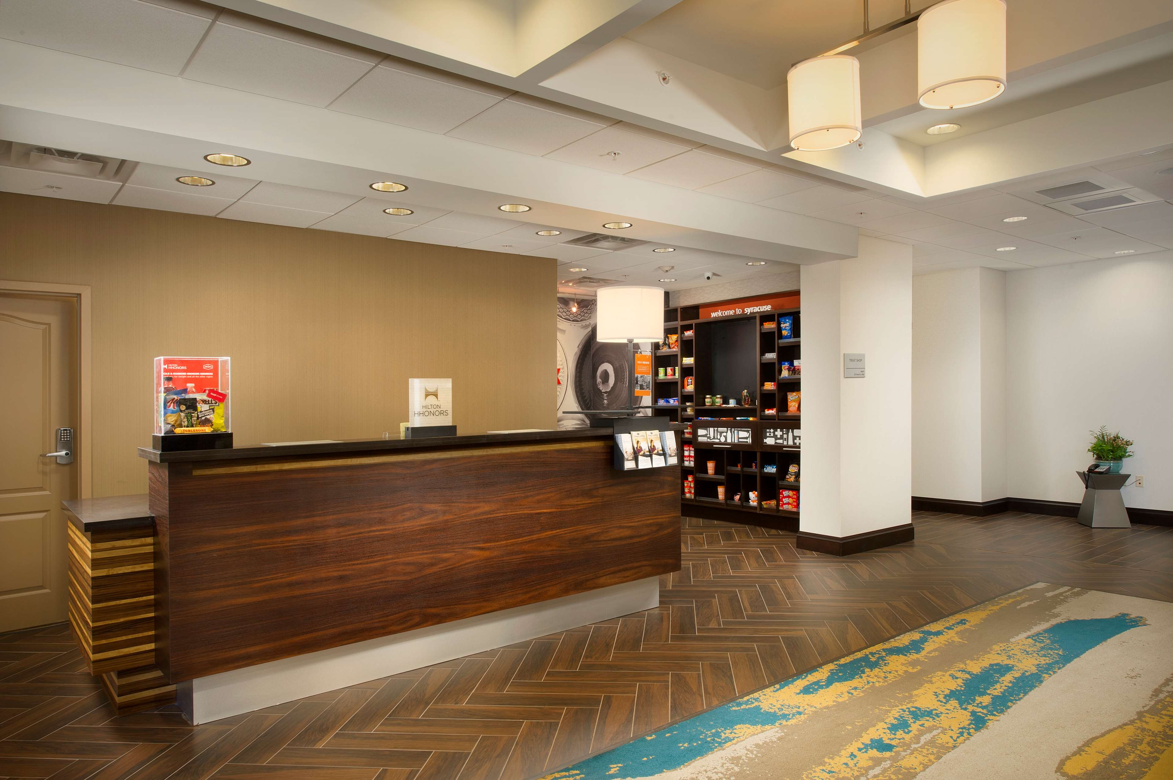 Hampton Inn & Suites Syracuse Carrier Circle - photo 4