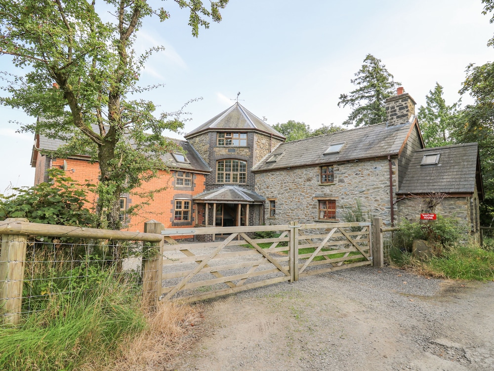 Nanthir House — 4-Star Luxury Hotel in Llandrindod Wells, United Kingdom