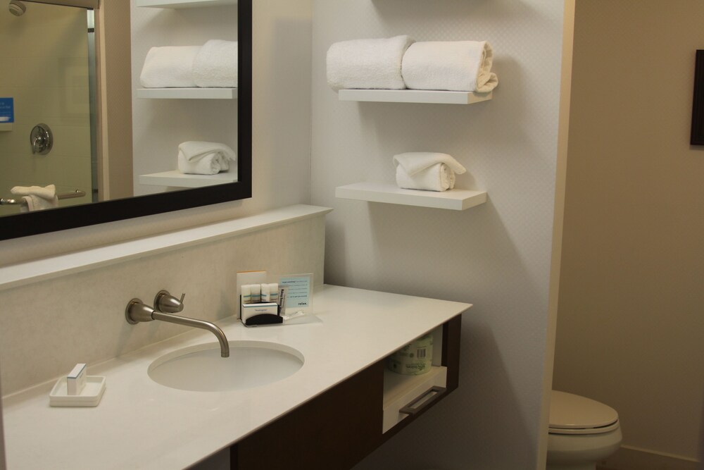 Quality Inn Pratt - photo 25