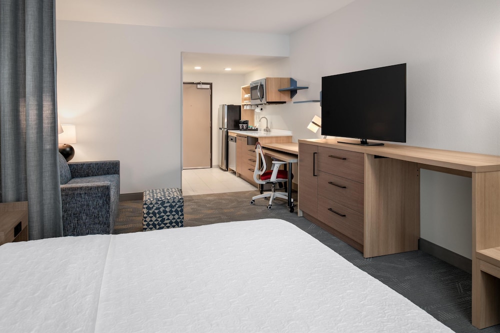 Home2 Suites by Hilton Woodland Sacramento - photo 17