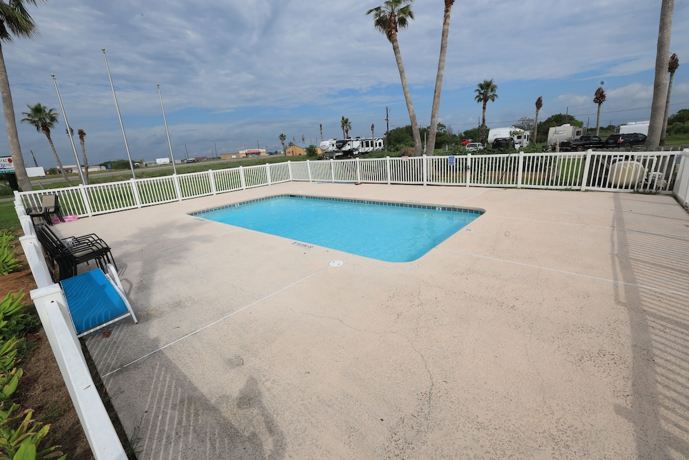Coastal Bend at Seadrift Motel & RV Park - photo 15