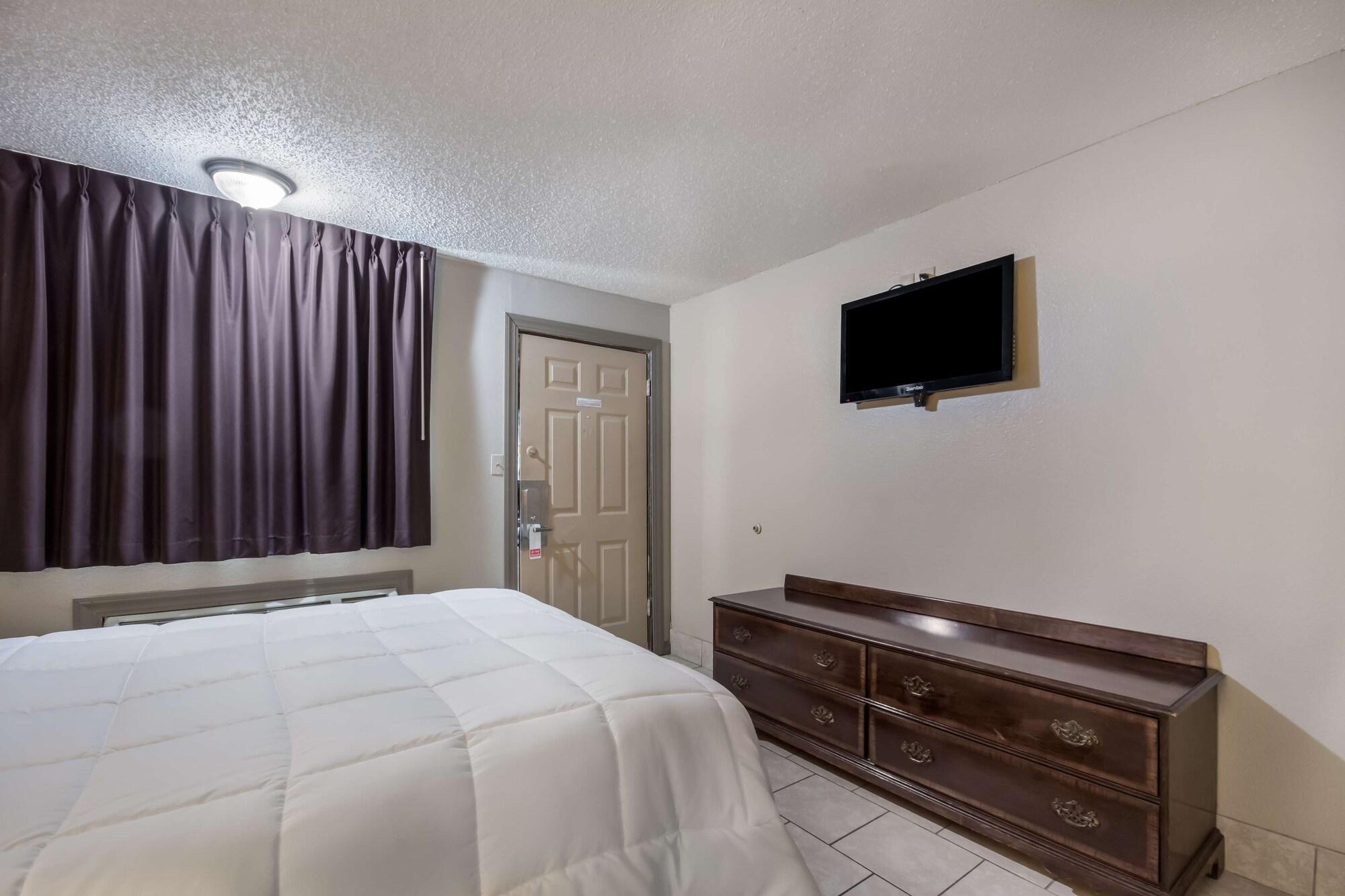 Americas Best Value Inn Woodward at 8th St - photo 14