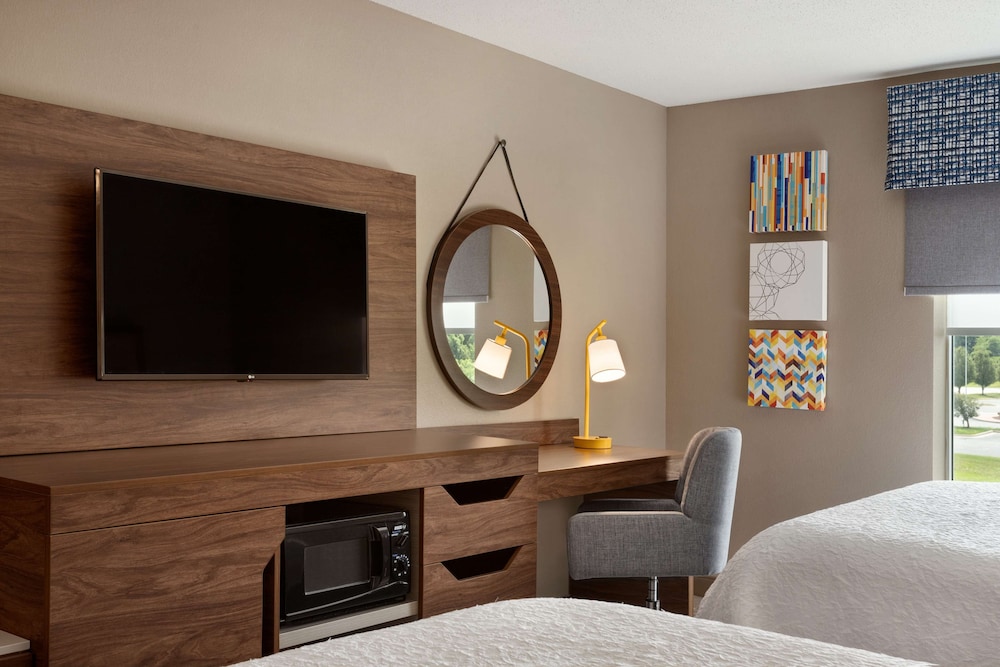 Hampton Inn St. Louis Columbia - photo 8