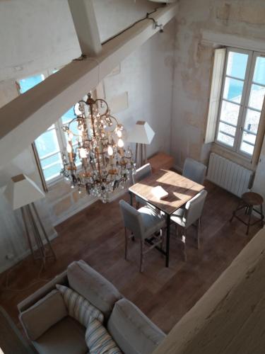XVIII Century Gem with Magnificent Views of the Harbour with a Private Garage — hotel in Saint-Martin-De-Re