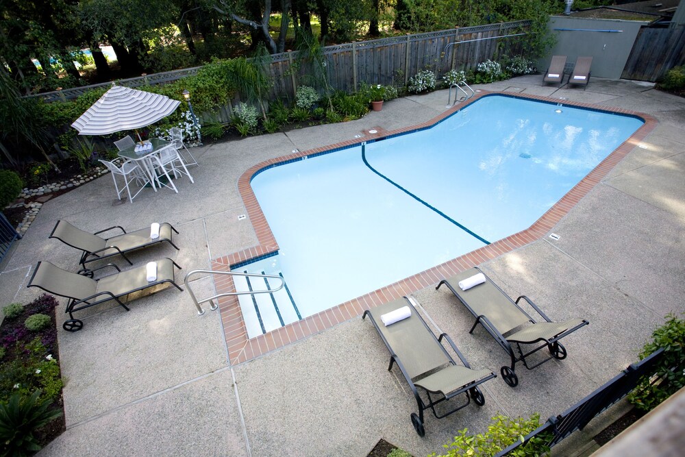 The Cottages Hotel - photo 20