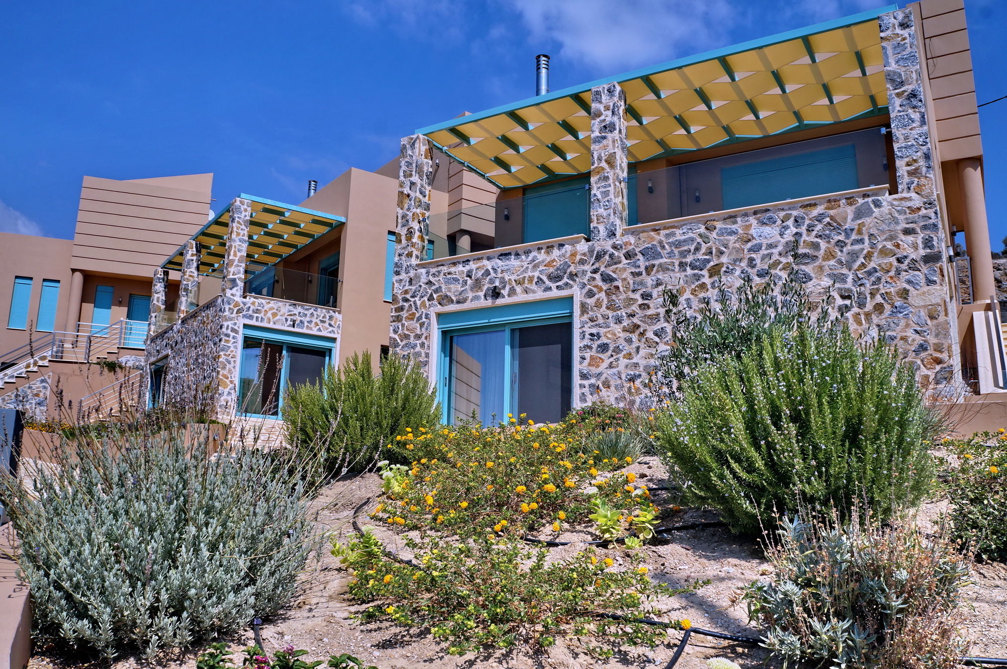Ouzo Villas — 4-Star Luxury Hotel in Plomari, Greece