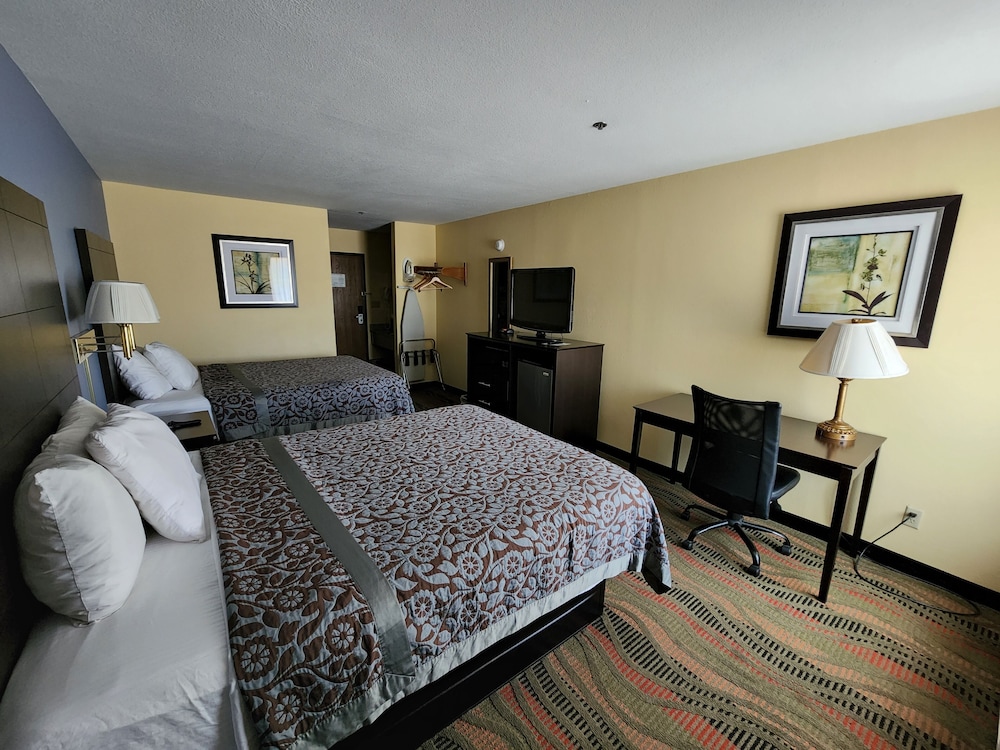 Days Inn by Wyndham Springfield - photo 4