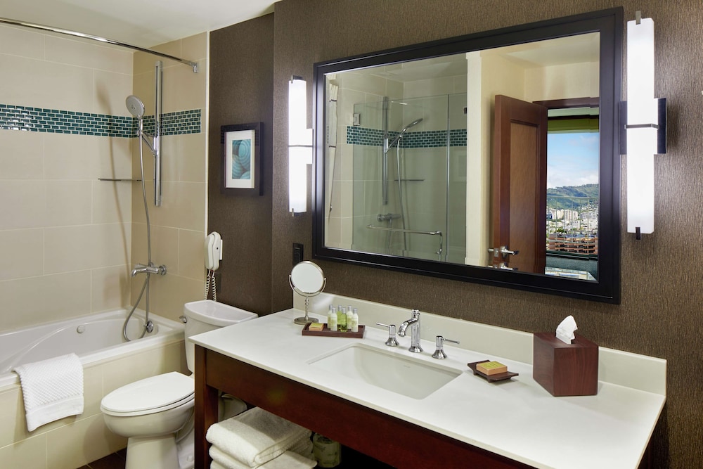 DoubleTree by Hilton Hotel Alana Waikiki Beach - photo 52