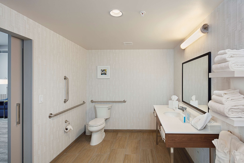 Hampton Inn & Suites Sacramento at Csus - photo 32