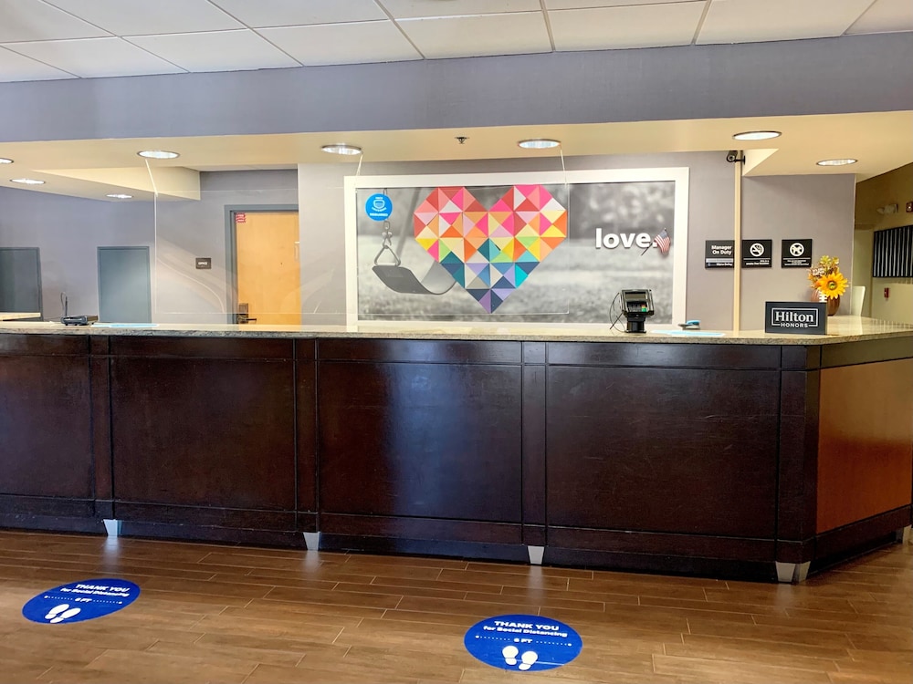 Hampton Inn Champaign Urbana - photo 5