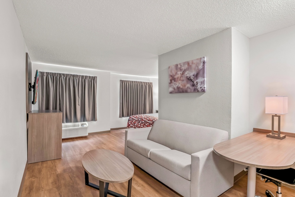Red Roof Inn Southfield - photo 22