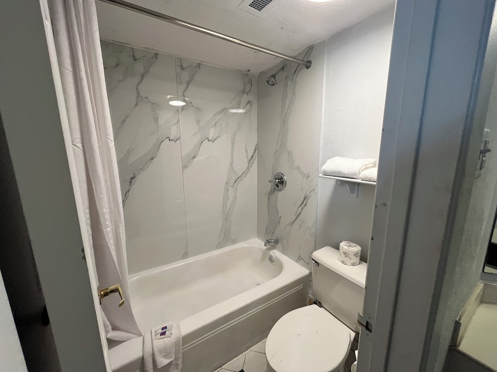 Studio 6 Phoenix AZ Midtown - photo 25