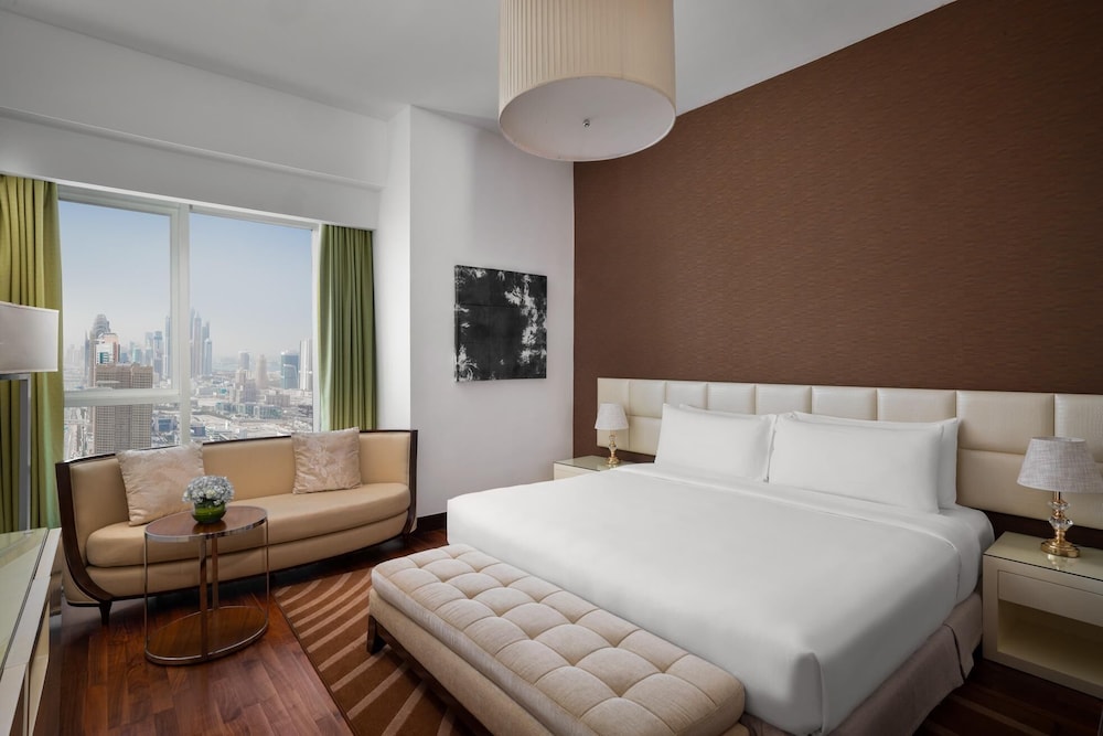 La Suite Dubai Hotel & Apartments — 4-Star Luxury Hotel in Dubai, United Arab Emirates