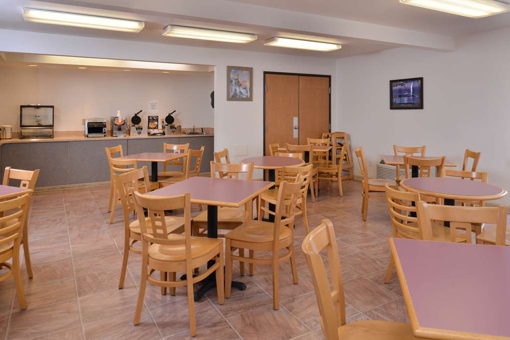 Americas Best Value Inn Birch Run - photo 34