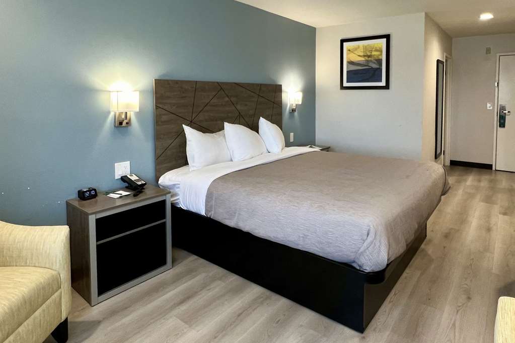 Quality Inn Tracy I 205 - photo 17