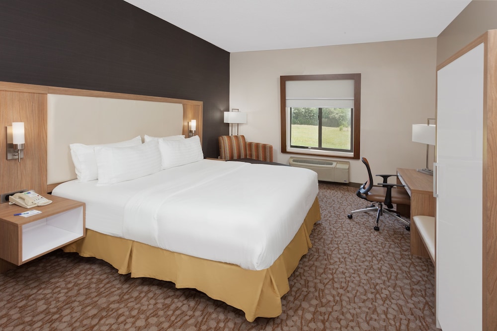 Holiday Inn Express Hotel & Suites Dayton West Brookville an IHG Hotel - photo 2