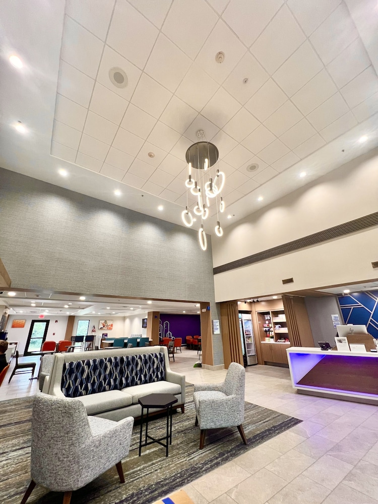 Holiday Inn Express Madison by IHG - photo 3