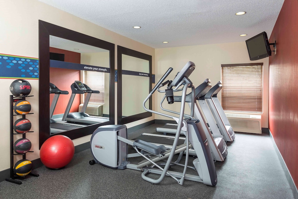 Hampton Inn Youngstown Boardman - photo 32