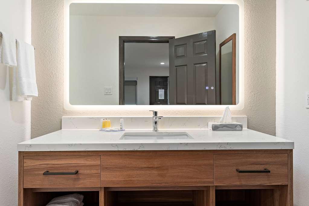 Baymont by Wyndham Beaumont - photo 25