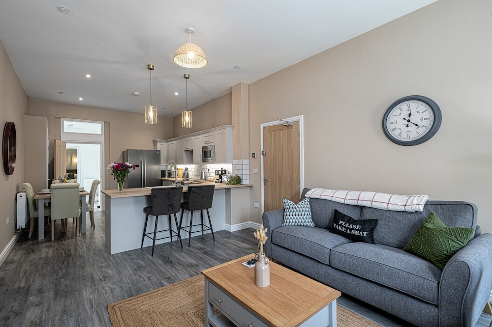 Finest Retreats Peace Retreats Apartment Pwllheli — 4-Star Luxury Hotel in Pwllheli, United Kingdom