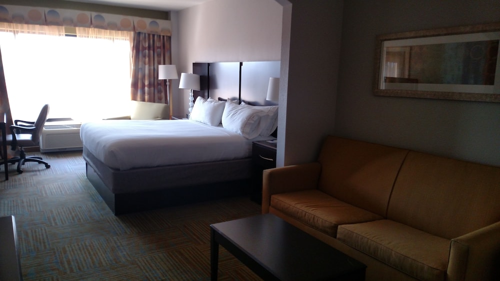 Holiday Inn Express Hotel & Suites PERRY by IHG - photo 32