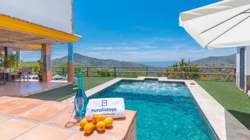 Cortijo La Encina Sayalonga by Ruralidays — hotel in Sayalonga