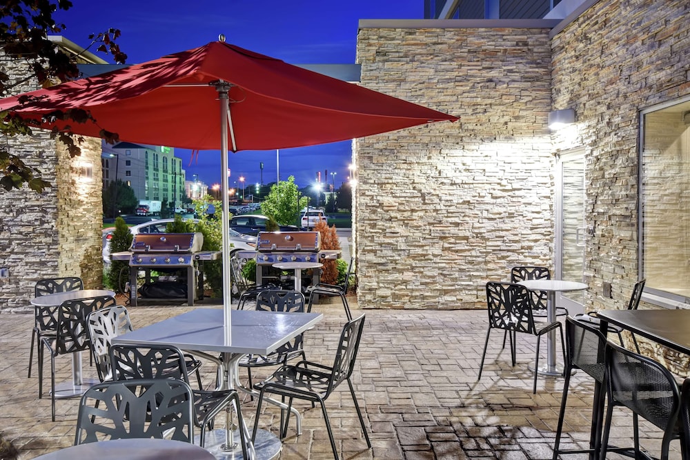 Home2 Suites by Hilton Springfield North - photo 36