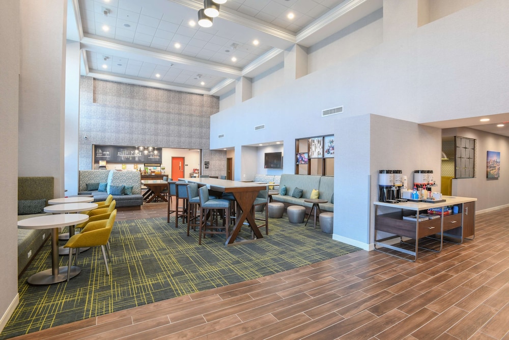 Hampton Inn & Suites Cincinnati Liberty Township - photo 6